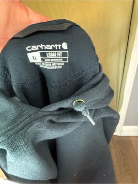 Men’s Charhartt sweatshirt